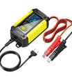Caricabatterie e tester per auto 2 in 1, caricabatterie da 12V per batterie al piombo, AGM e LiFePO4, caricatore per veicoli, tester intelligente per batterie per auto, camion, motociclette e tosaerba.